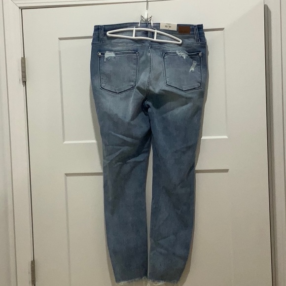 NWT Judy Blue destroyed jeans - Skinny Fit - Picture 4 of 6